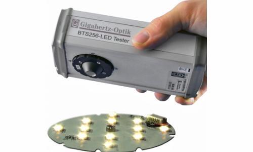 BTS256-LED用于测量单个LED的光通量、光谱、颜色和显色指数